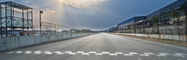 Course auto : comment améliorer les performances de votre voiture ?