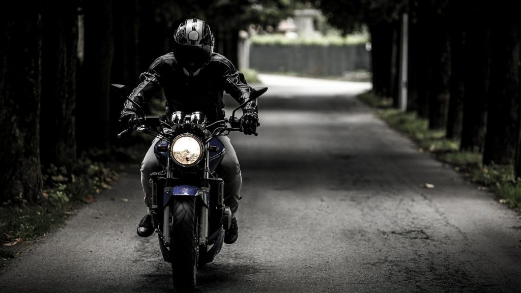 Comment bien choisir son casque intégral pour la moto ?