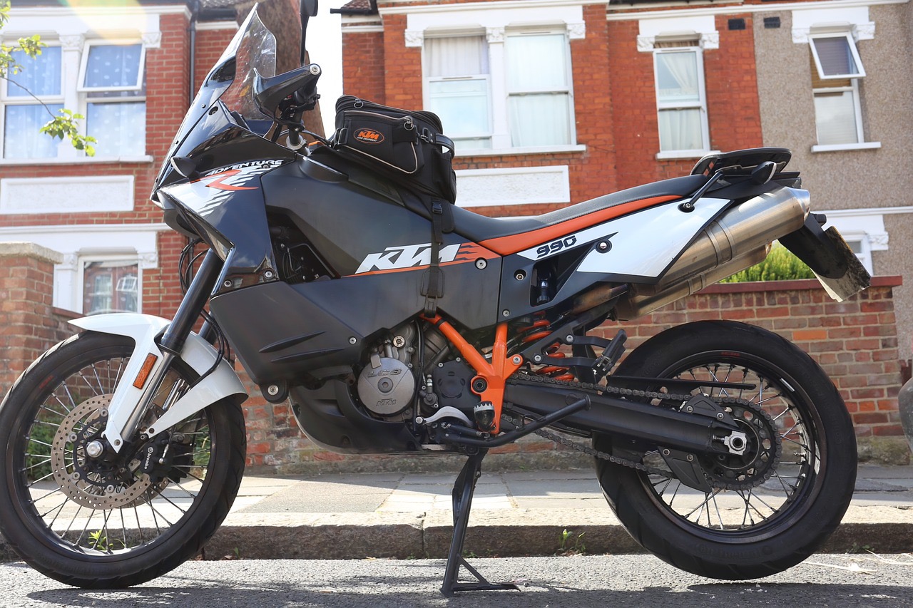 KTM 990