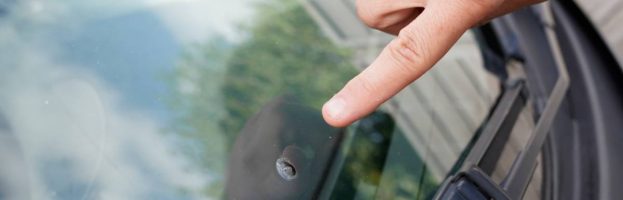 Pare-brise endommagé : les bons gestes à avoir